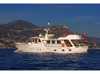 Luxury Charter Motor Yacht Labrador 