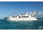 Luxury Charter Power Mono Yacht Turnin' Left 
